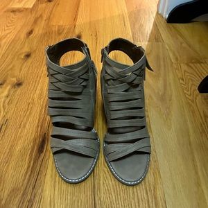 Cute booty shoes. Good condition. No box.